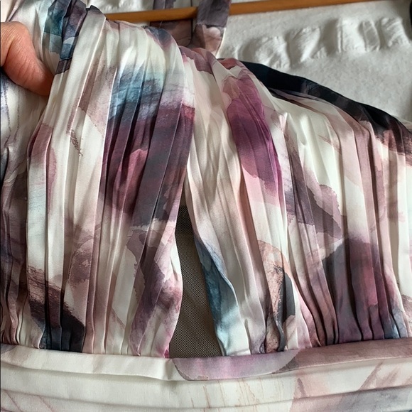 ASOS Little Mistress Maxi - Picture 2 of 7